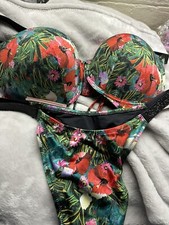 Victoria s Secret 2 Piece Swim Suit Bombshell 32A Push-Up W/Medium Brazilian