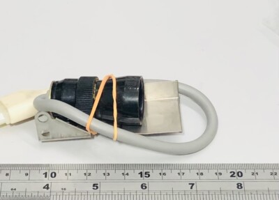 Glühbirnenhalter für BERNINA BERNETTE 334D OVERLOCKER