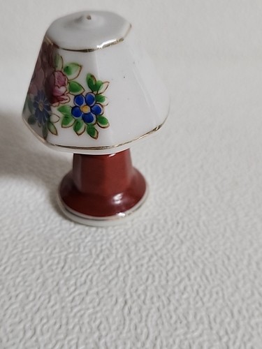 Vintage JAPAN Dollhouse Miniature Porcelain Table Lamp Floral Approx 2 1/8" tall - Picture 2 of 14