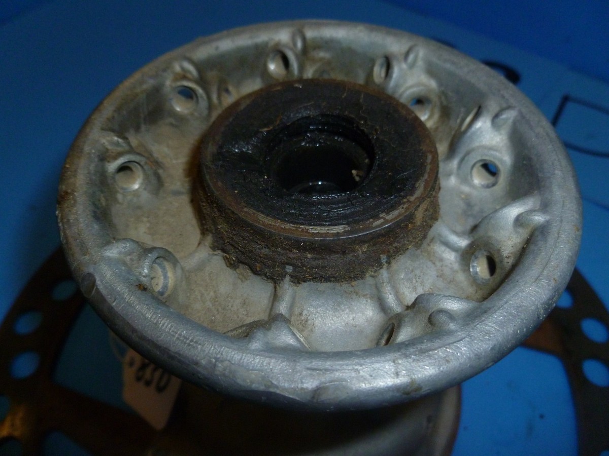 Kawasaki 1990-1992 KX125/KX250/KX500 Front Hub #41034-1204 | eBay