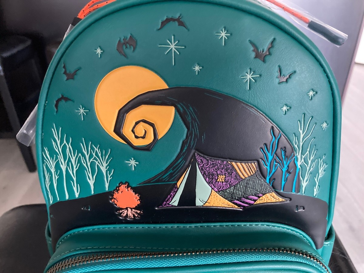 NWT Disney  display picture 1