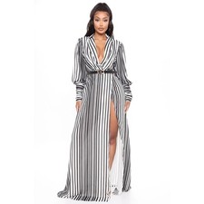 (B3) Fashion Nova Womens 1X Black White Striped Deep V-Neck Maxi Dress No Belt
