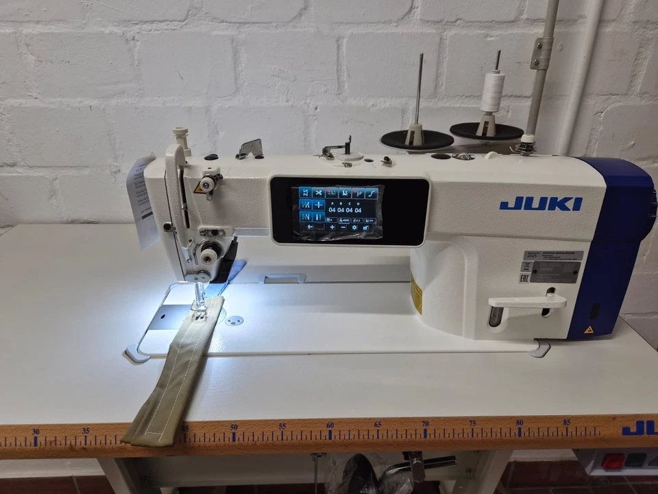 Industrienähmaschine Juki DDL-8000CVollautomatik für mittel bis schwere Stoffe - Bild 1 von 4