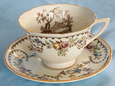 Royal Doulton The Beaufort Dinnerware Set. 42 Pieces. Made in