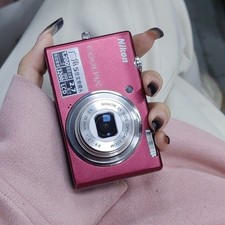 Nikon COOLPIX S570 12.0MP Digital Camera 5x Optical Zoom w/Battery 100 Working