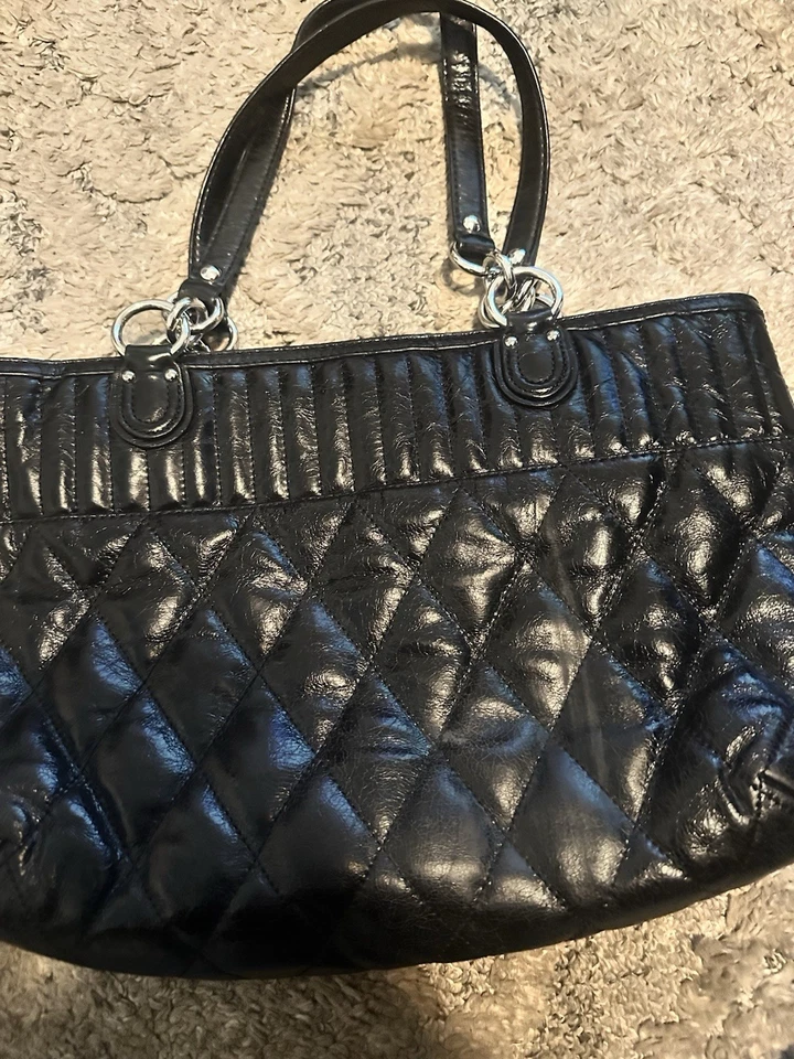 Bolso Shopper COACH Poppy Acolchado Cuero Negro Foto 2 de 4