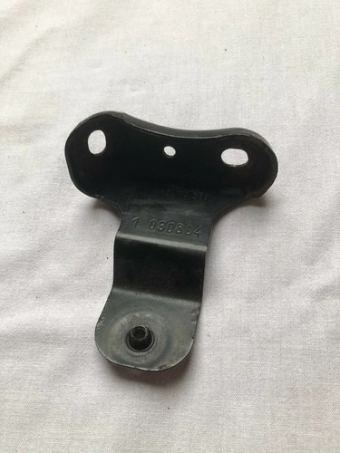 Audi A3 VW Touran Golf Eos Seat Leon Skoda Octavia Motorhalter Halter 1K0199588