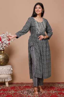 naira cut indian dress Buy K Elegance Women Embroider Naira Cut Kurta Pant with Dupatta Set, Kurta  and Kurti Sets, Purple Women Suits, Indian Women Suits at Amazon.in