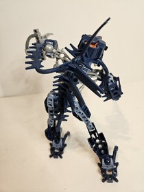 LEGO Bionicle Piraka Vezok (8902) Complete With Canister & Manual *Missing Balls