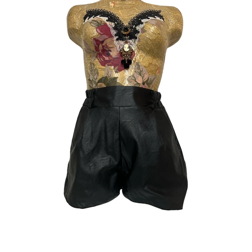 Pantalones cortos Boohoo Petite Paperbag para mujer negros 100 % poliéster talla 6 Foto 2 de 4