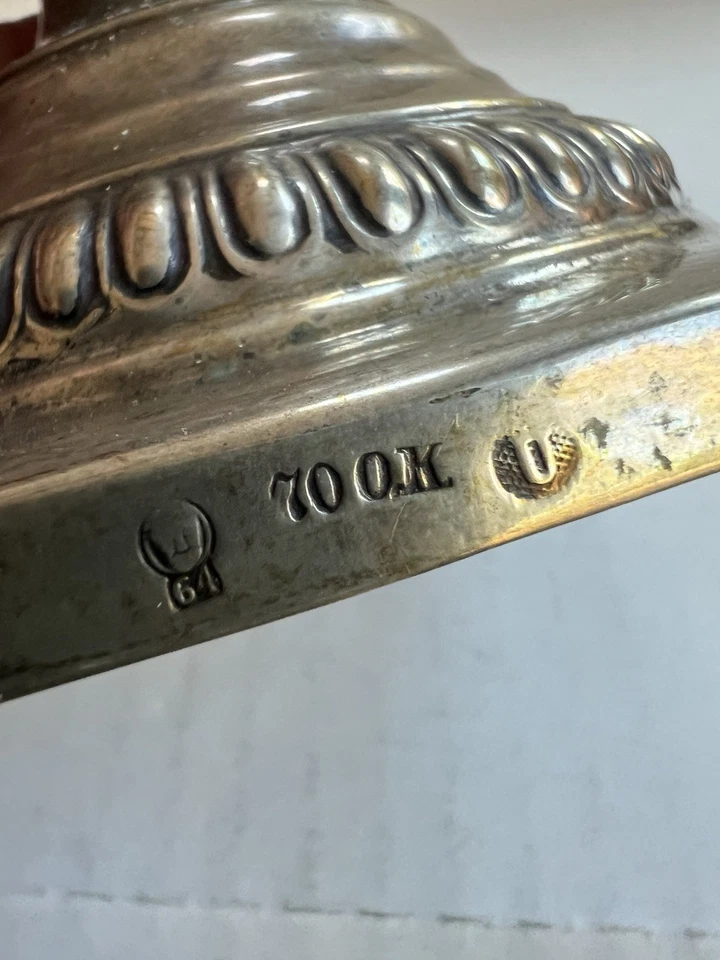 Антикварный серебряный утяжеленный подсвечник 700 в стиле барокко с цветочным рисунком высотой 10,25 дюйма - Изображение 3 из 4