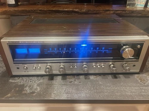 Vintage Pioneer SX-636 AM/FM Stereo Receiver