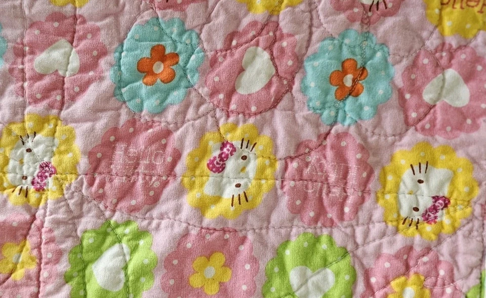 Edredón Hello Kitty hecho a mano manta para regazo cuna 35” X 36” personalizado ÚNICO EN SU CLASE rosa Foto 3 de 4