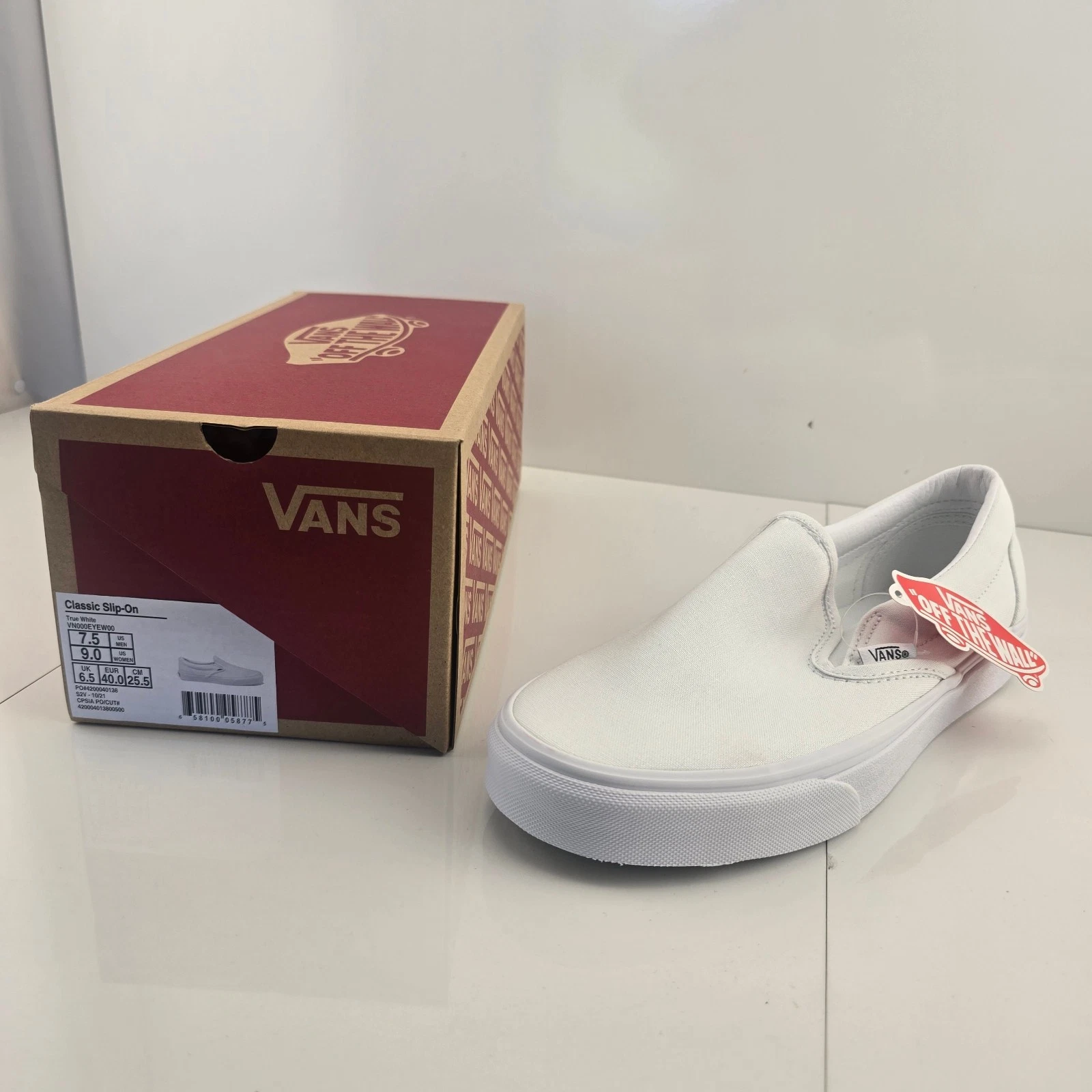 Scarpe VANS Classic slip on vero bianco uomo 7 5 donna 9 VN000EYEW00 nuove con scatola
