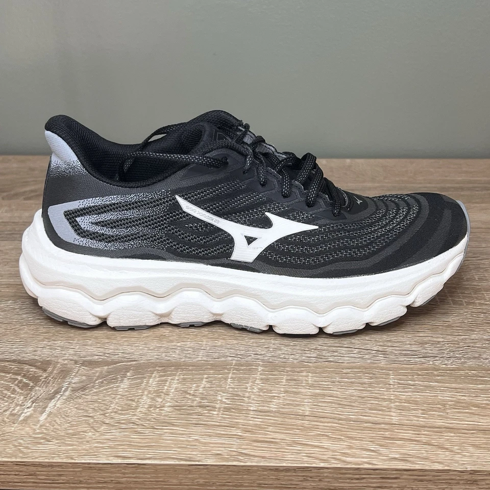 Mizuno Wave Horizon 8 Women’s Running Shoes Black/White Size 9.5 (411501.9000) - Image 3 of 4