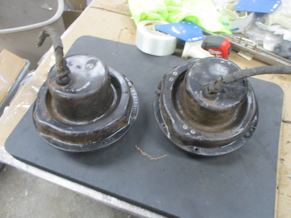 Cadillac 62 Series 1949 guía H10 faros carcasas R&L Foto 2 de 4