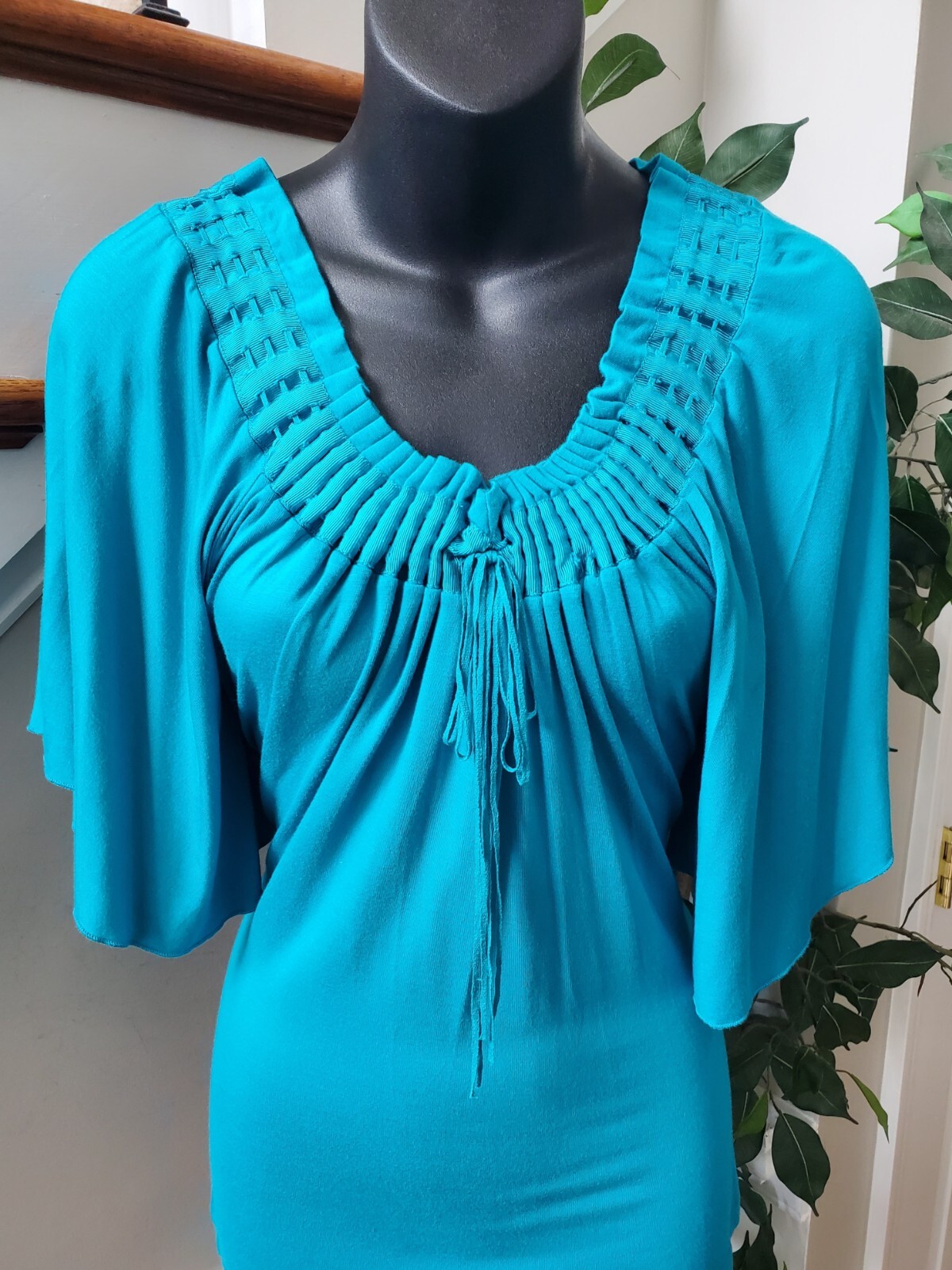 Cable & Gauge Blue Solid Polyester V-Neck Short S… - image 3