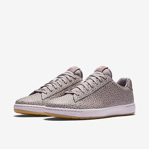 nike tennis classic ultra premium