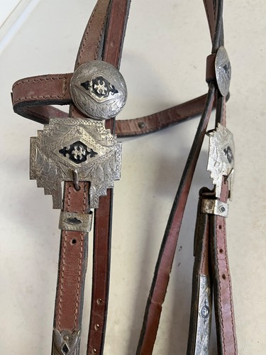 Poggiatesta Western Show in pelle e argento lavorato vera porta cavalli