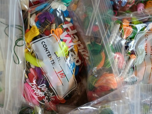 Lot 1500+ DMC & Others Embroidery Floss Skeins New and Used Plus Extras - Picture 8 of 20