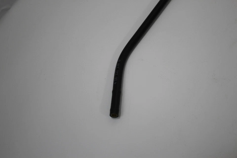 Audi A8 4D D2 FL FL 2.8 V6 Top Radiator Water Coolant Hose Vent Pipe New - Image 4 of 4