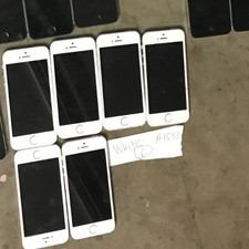 LOT OF 6 IPHONES .PLEASE .READ A1533