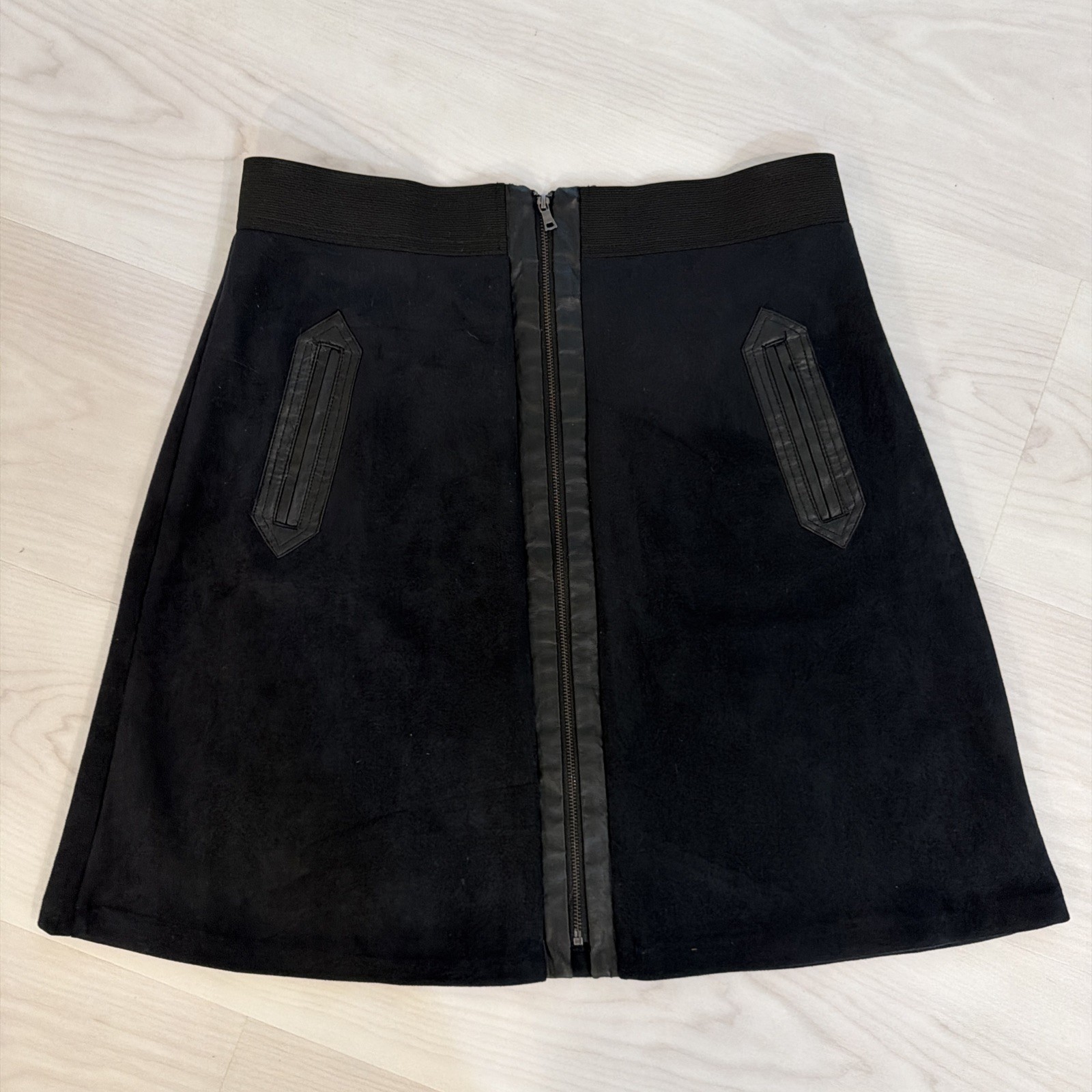 ECI New York Faux Suede Leather Trim A-Line Black Skirt Size Large with Pockets