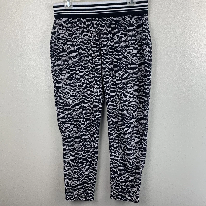 fabletics pull on athletic pants