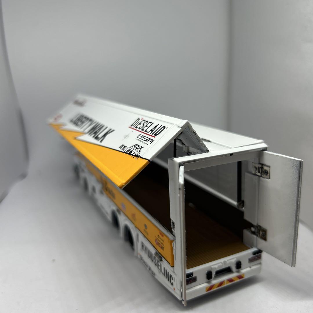 Mitsubishi Fuso Super Great LBTruck Diecast Model 1/64 Mitsubishi Fuso Super Great LBTruck Diecast Model 1/64
