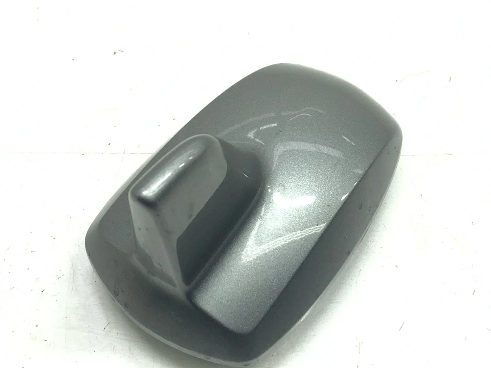 2012-2018 MERCEDES-BENZ CLS550 SHARK FIN ANTENNA OEM PALLADIUM SILVER METALLIC. - Image 4 of 4