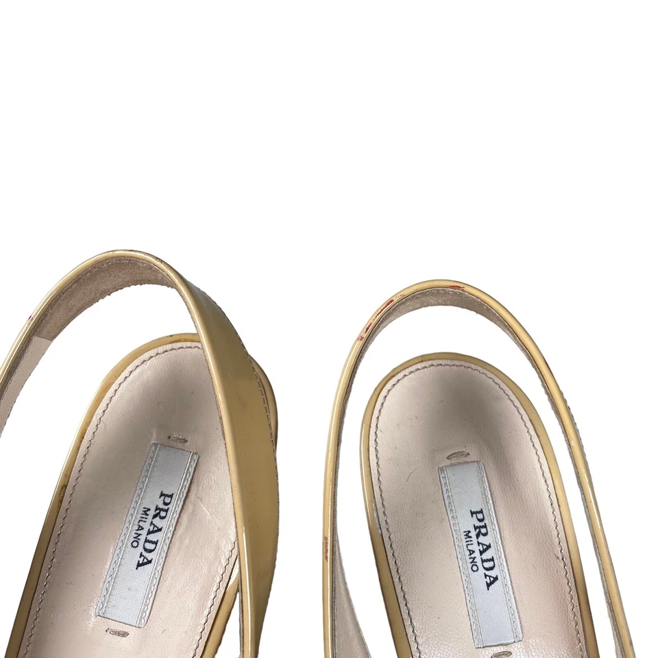 Tacones amarillos de charol Prada Milano para mujer talla EU 37/6,5 EE. UU. Foto 4 de 4