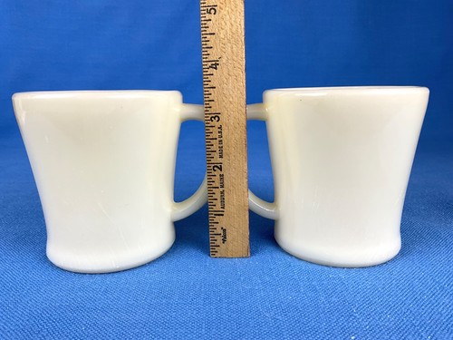 (2) Vintage FireKing Ivory Milk Glass Flat-Bottom D-Handle Coffee Mugs VGVC - Picture 13 of 14