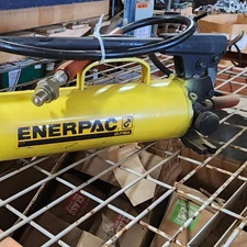Enerpac P80 Two Speed, Hydraulic Hand Pump w/ Hose