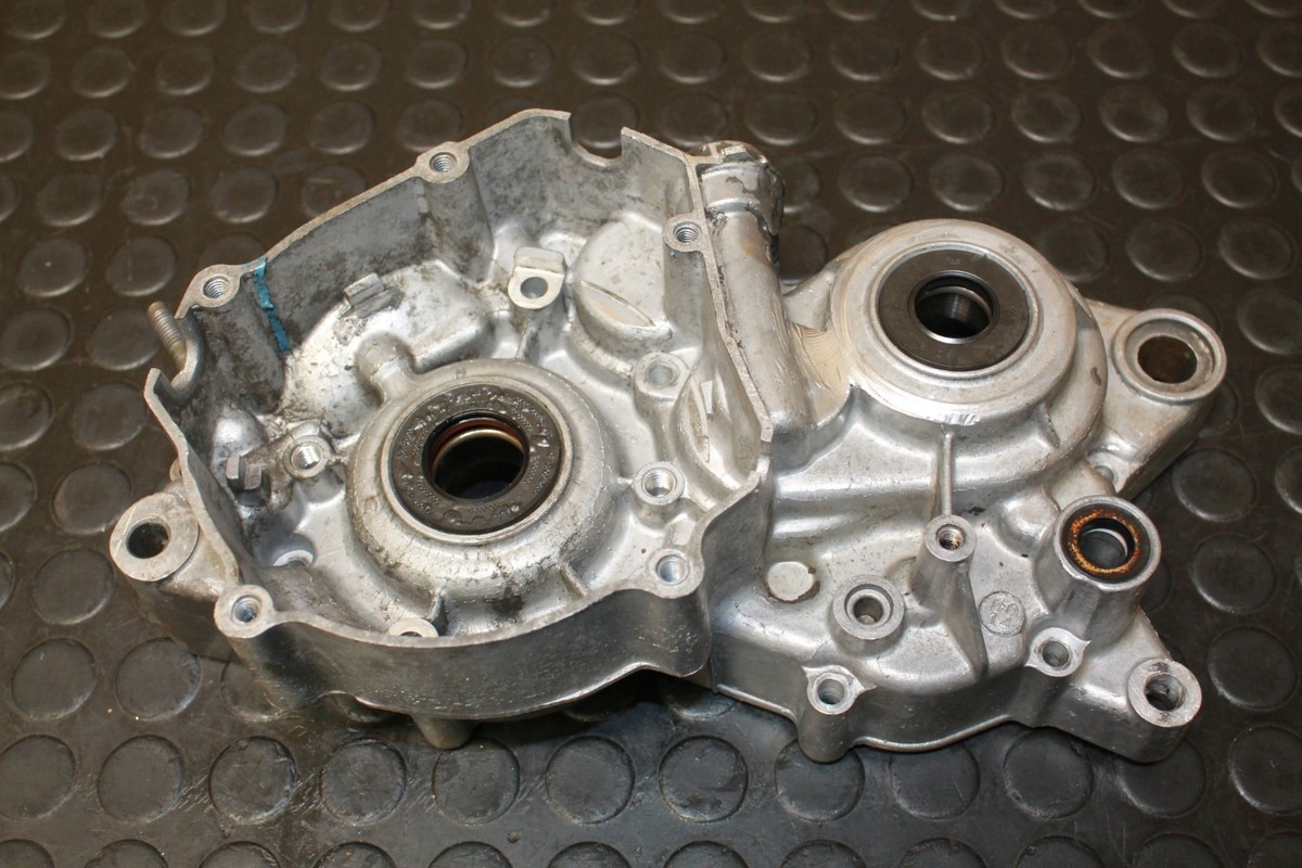 YAMAHA BLASTER YFS200 OEM ENGINE CASES CRANKCASE MOTOR SET L R