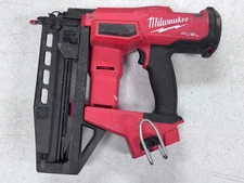 Milwaukee M18 FUEL 16 Gauge Straight Finish Nailer 3020-20 GREAT USED CONDITION
