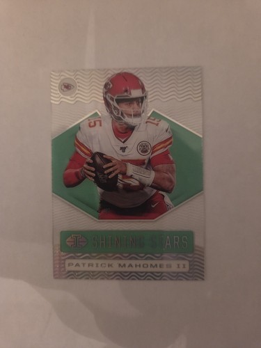 2020 Panini Illusions - Shining Stars Patrick Mahomes II #SS3 Emerald - Picture 1 of 10