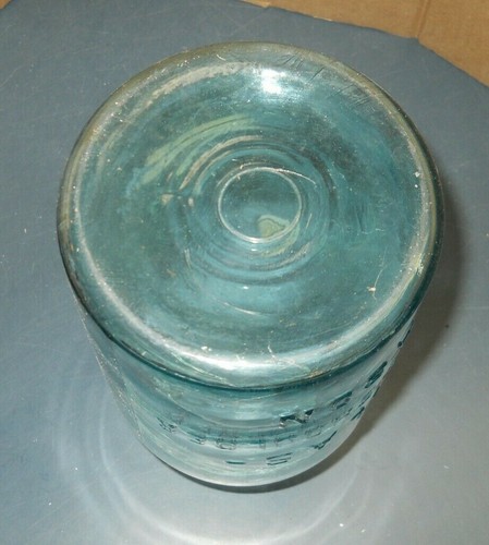ANTIGUO ATLAS FUERTE HOMBRO MASÓN AGUA VIDRIO AZUL MEDIO GALÓN FRASCO DE ENLATADO - Imagen 5 de 5