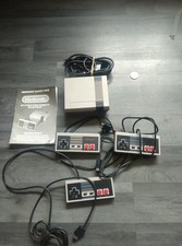 Nintendo Mini Nes Classic Edition with 3 controllers and cables and manual