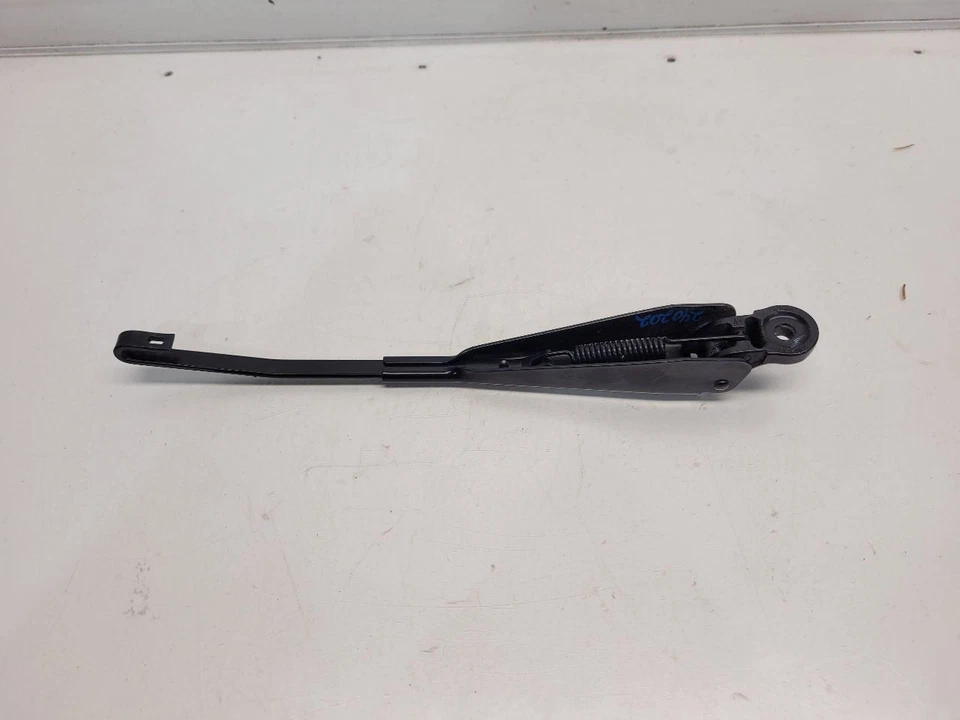 Brazo limpiaparabrisas trasero Chevrolet Equinox 2011 Foto 3 de 4