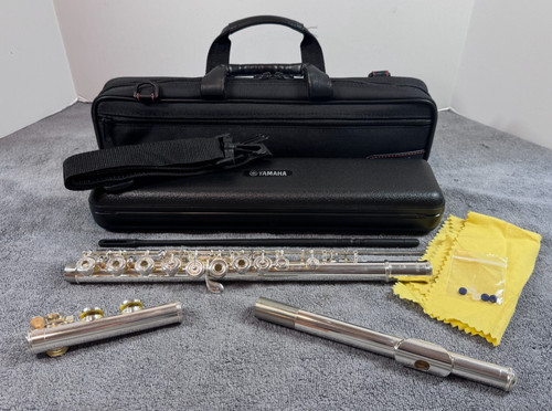 Excellent - Yamaha YFL-262 Open Hole, Offset G Flute with Case and Bag