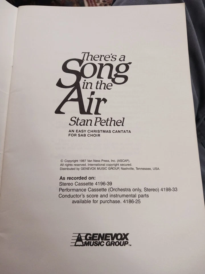 Coro de Navidad Contata "Hay una canción en el aire" 17 libros musicales con narración Foto 3 de 4