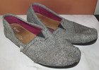 TOMS Size 7 Casual Canvas Slip On Comfort Flats Shoes Gray W7 Black Gray White — photo 3