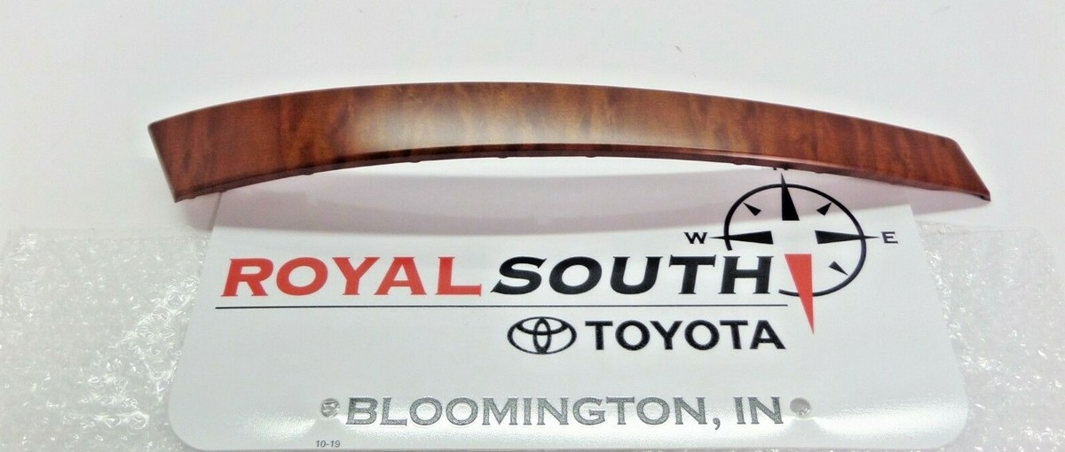 Toyota Highlander 2008-2010 Passenger Rear Door Panel Wood Trim