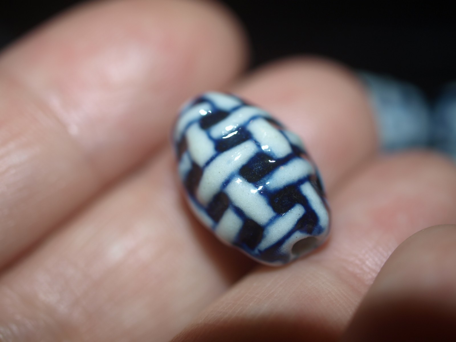 Vintage Blue White Porcelain Chinese Bead Basket Endless Knot 16mm Round Oval