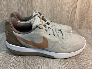 nike md runner brown