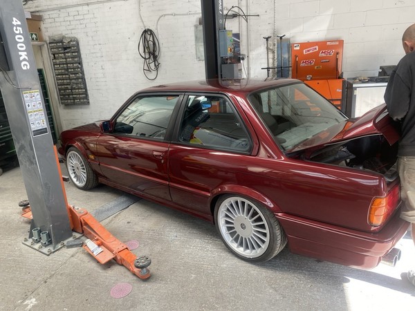 eBay - BMW 325i E30 Calypso Red Mint R...