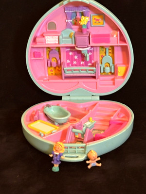 Bluebird Polly Pocket Nursery Fun  Playset w/ 2 Figures 1994 Heart