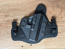Glock 17/22 Inside Wasteband Alien Gear Cloak Tuck 3.0 Holster.