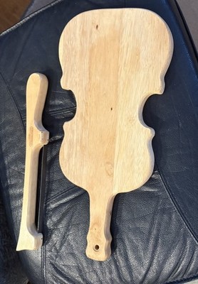 Mountain Woods Bread knife And Fiddle Shape Cutting Board