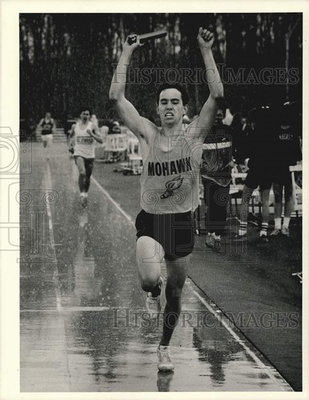 #ad 1988 Press Photo Mohawk track athlete Tim Campbell at Steele Relays srs03649 $24.99